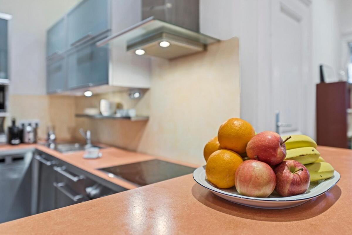2 Bedroom Vintage Apartment, Garden, Near Schoenbrunn * Wien