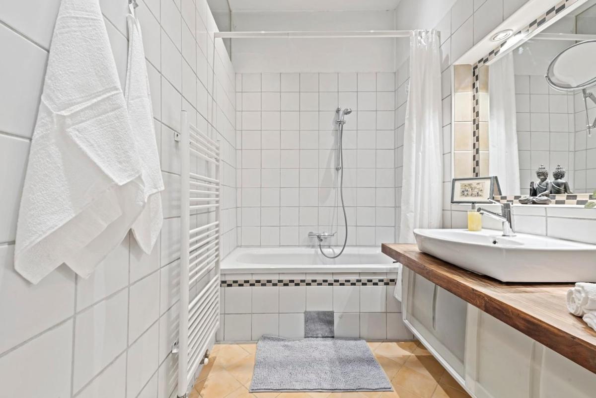 2 Bedroom Vintage Apartment, Garden, Near Schoenbrunn