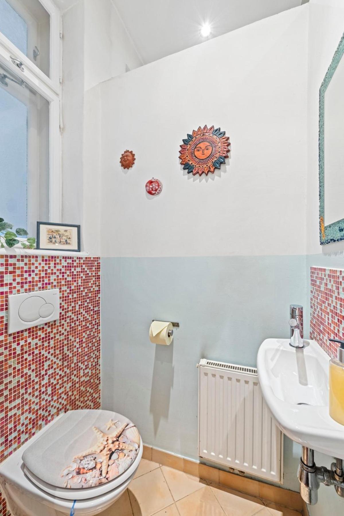 Apartment 2 Bedroom Vintage Apartment, Garden, Near Schoenbrunn Wien